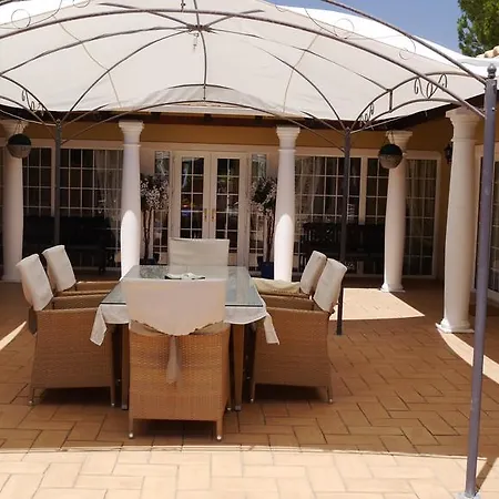Leonardo Villa Vilamoura